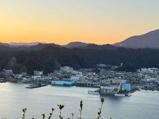 黄昏的胜浦港